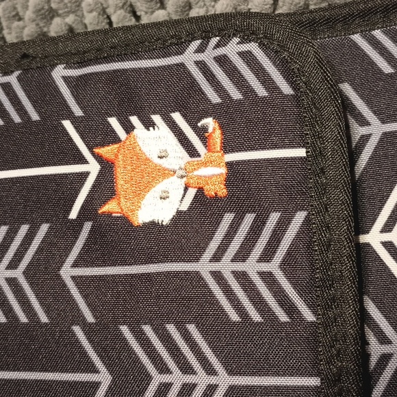 Portable Diaper Changing Pad for Baby, Waterproof Detachable Travel Changing Pad - Picture 8 of 10